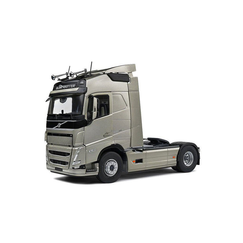 2021 Volvo Globetrotter XL Semi Truck 1/24 Skala